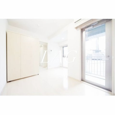 【居間・リビング】 | レオーネ三越前 | 洋室のお部屋です。