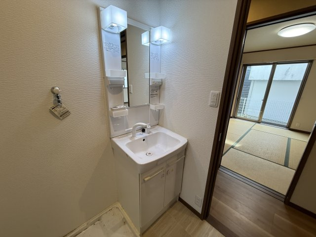 ハイツ上野東の独立洗面台