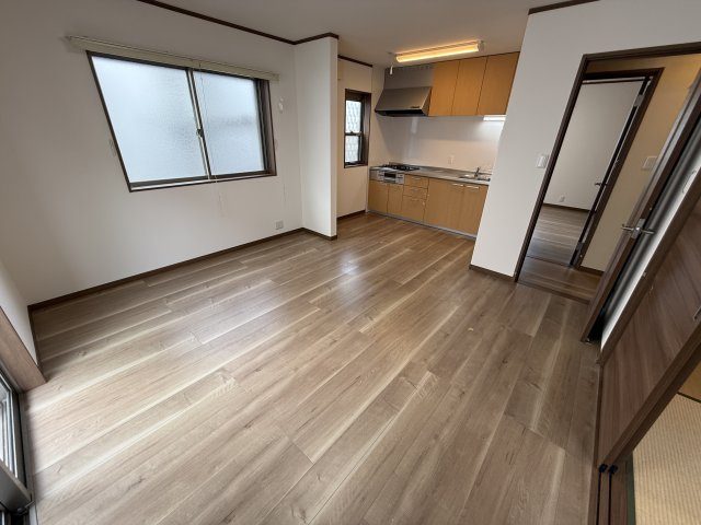 ハイツ上野東の居間・リビング