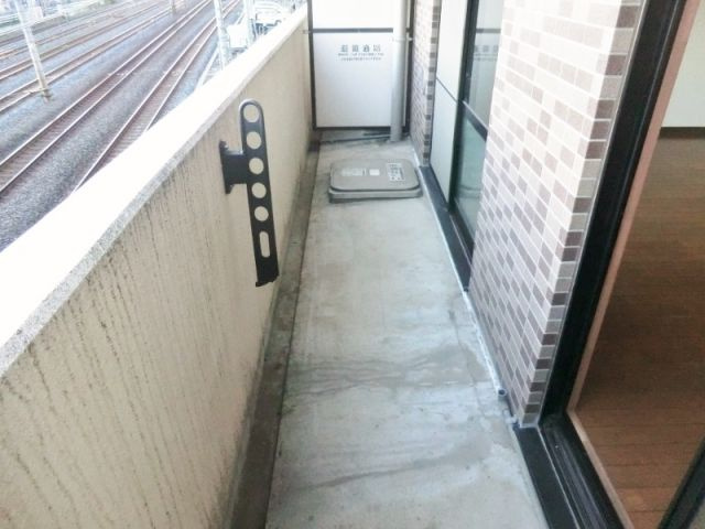 新田第11ビルのバルコニー|別室参考写真です。