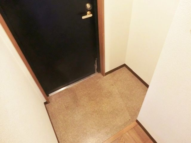 新田第11ビルの玄関|別室参考写真です。