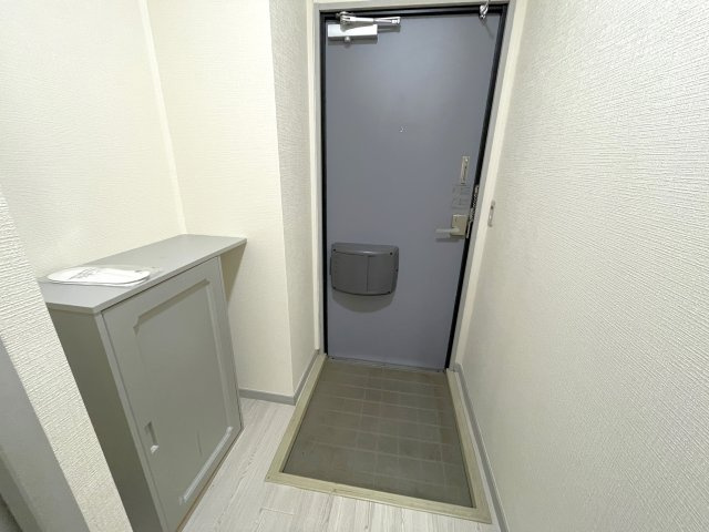 ウィステリアＣの玄関