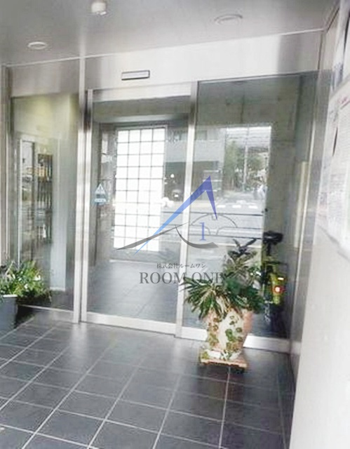 音羽クリニックビルのエントランス|エントランスです。