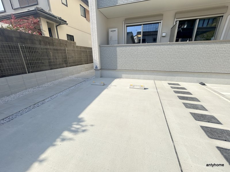 ナビール岸部　仲介手数料無料の駐車場
