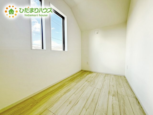 【洋室】 | 水戸市元吉田町5期　新築戸建　1号棟 | 柔らかい陽光が差し込む明るいお部屋を演出する設計。彩光の取れる窓が気持ちの良いお部屋を創り上げます。