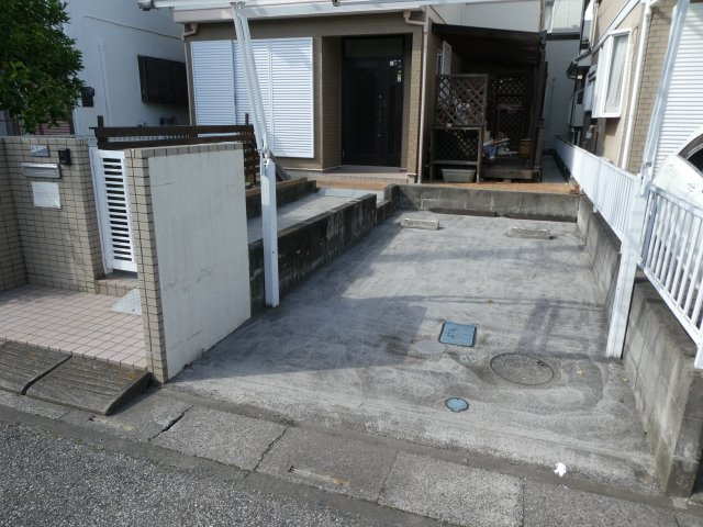 金子貸家（大沼）の駐車場