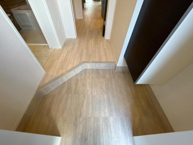 フォルトゥーナ(毛呂山町岩井西アパート新築工事)の玄関|玄関（イメージ）