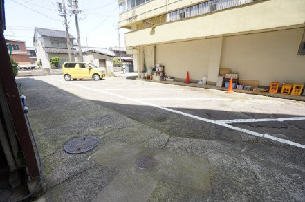 エターナルシティー公園　4号館の駐車場