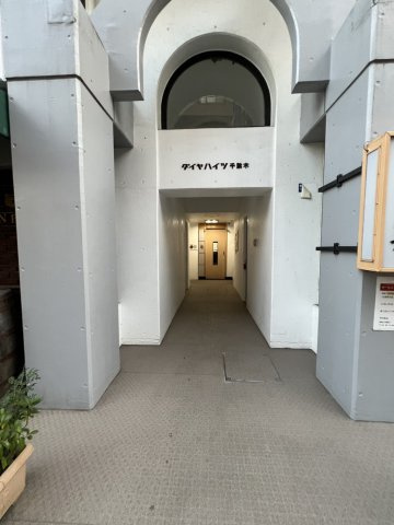 ゆとりのあるエントランスです