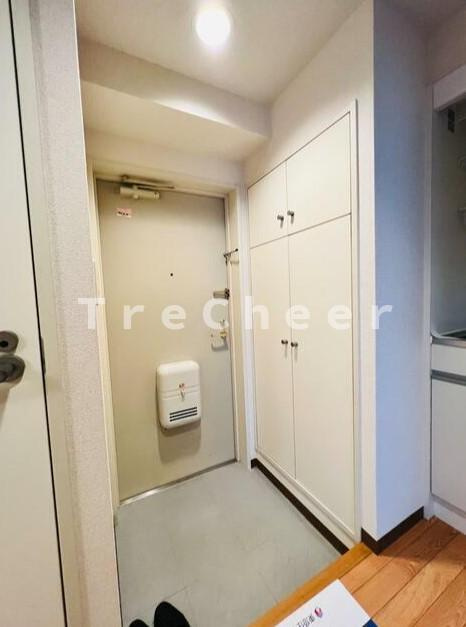 アーバンヒル本郷の玄関