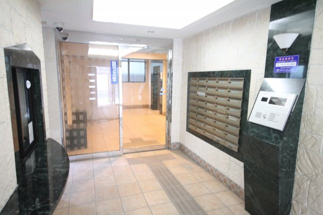 【エントランス】