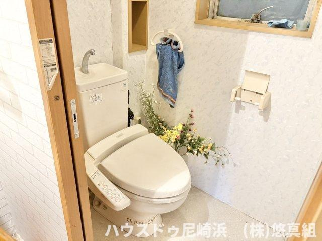 店舗付住宅　大阪市北区長柄西1丁目　のトイレ|■2階トイレ　プライベート用としてご利用いただけます。