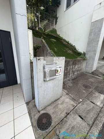 厚木市温水西2丁目　中古戸建の玄関