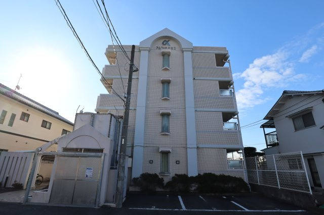 アルファ東古松Ⅱの外観|正面から見たマンション外観です。