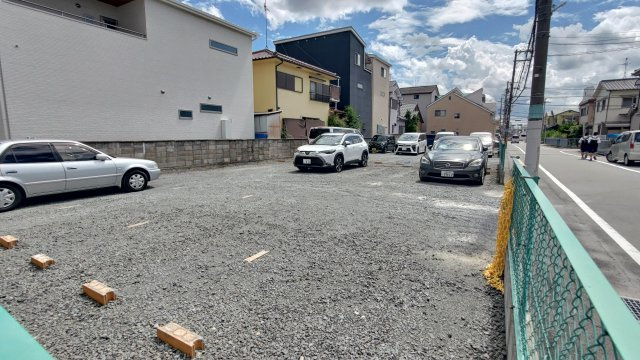 コーポアユーズの駐車場