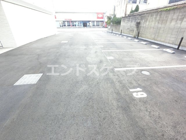 ヘイワレジデンス高崎の駐車場|高崎、前橋エリアのお部屋探しはエンドスケープまで！お客様の理想お聞かせ下さい♪