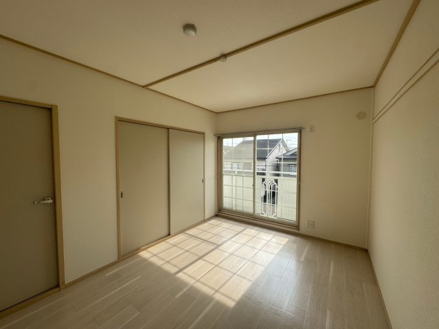 サンライズ曽根西ハイツの寝室