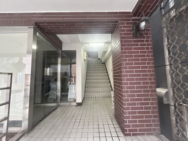 第３村嶋ビル　301のエントランス