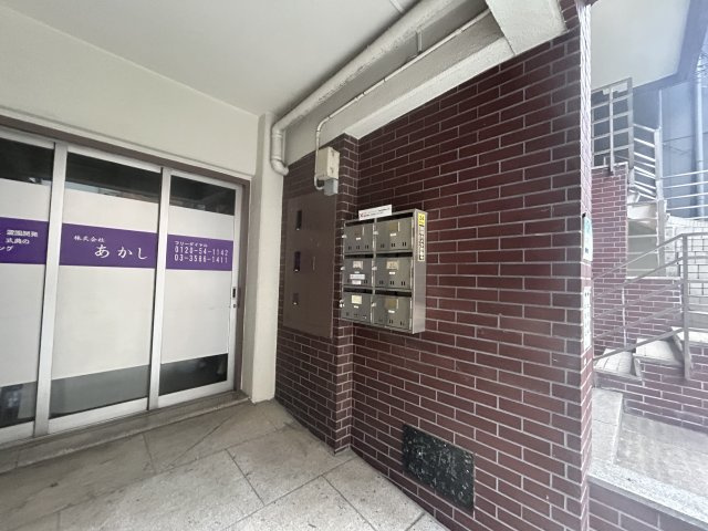 第３村嶋ビル　301のエントランス