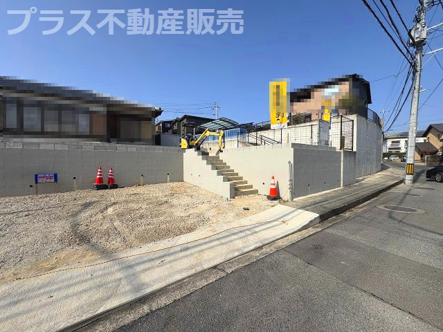 【外観】 | 福岡市東区和白丘3丁目第1　1号棟（全2棟）【仲介手数料無料・0円】 | 現地写真。プラス不動産販売なら、現場の全ての棟をまとめてご見学頂けます。