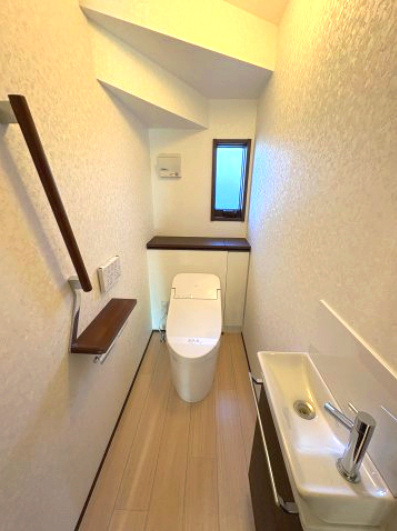 新曽中古戸建のトイレ|1階トイレ