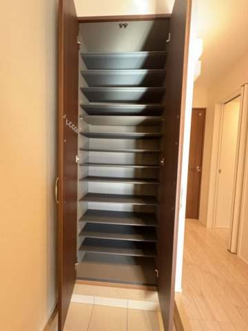 新曽中古戸建の収納|下足入れ