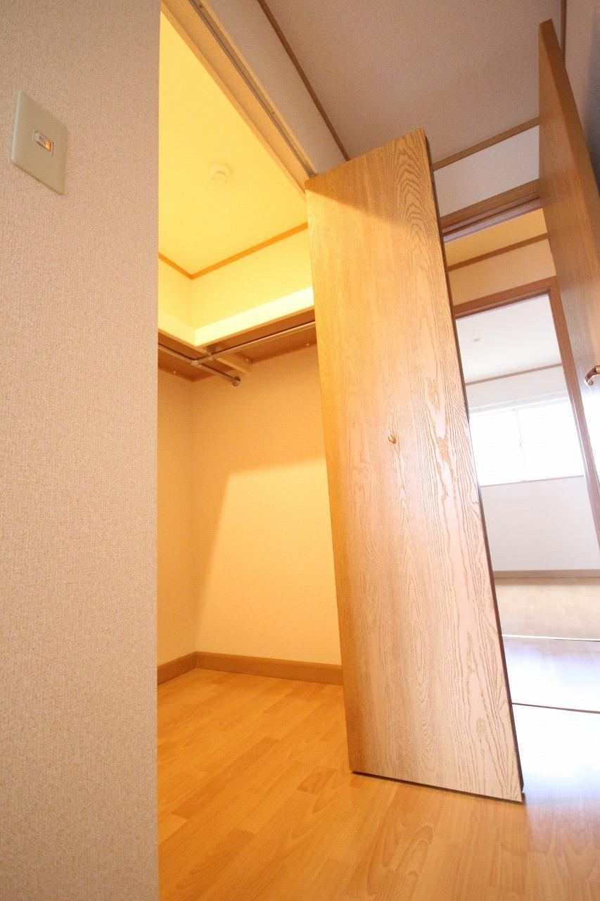 フラン神戸の収納|※お部屋により仕様が異なる場合があります。