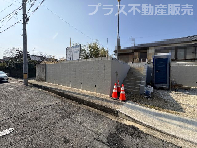 【外観】 | 福岡市東区和白丘3丁目第1　2号棟（全2棟）【仲介手数料無料・0円】 | 現地写真。プラス不動産販売なら、現場の全ての棟をまとめてご見学頂けます。