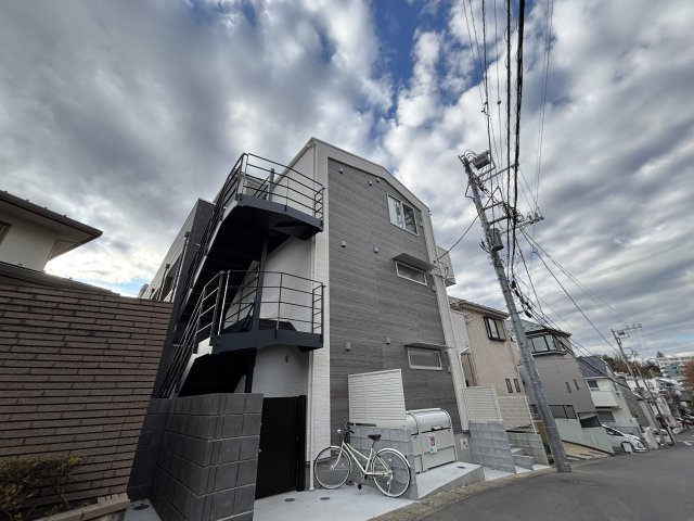 川崎市麻生区百合丘３丁目のアパート