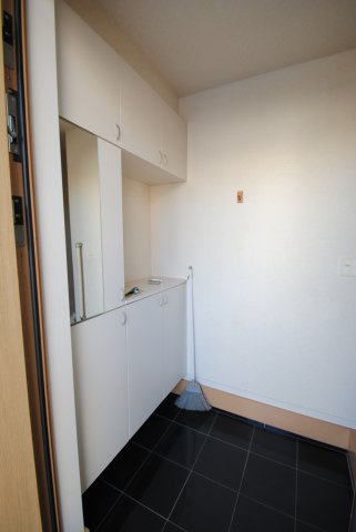 清瀬市下宿2丁目北側道路の玄関|※家具・家電・備品は付属しません。