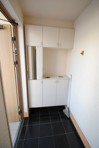 清瀬市下宿2丁目北側道路の玄関|※家具・家電・備品は付属しません。