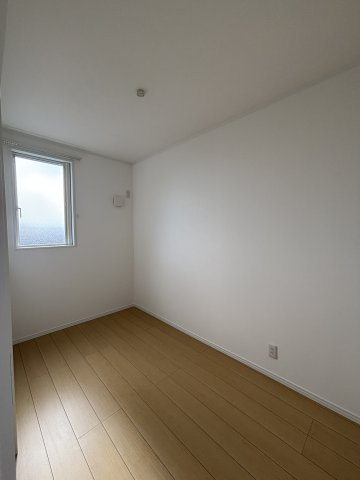 ピュアランド燕沢東の洋室