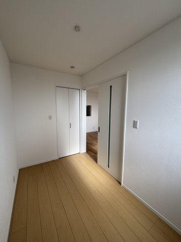 ピュアランド燕沢東の洋室