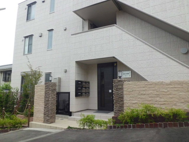 ＰＩＮＥ　 ＣＯＵＲＴのエントランス