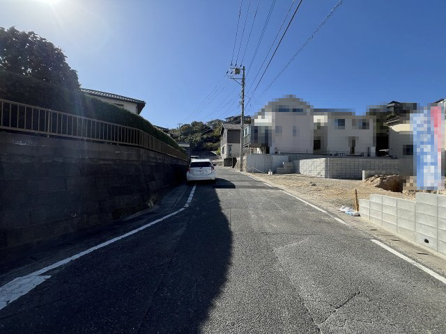 【その他】 | 福岡市西区拾六町4丁目　2号棟（全3棟）【仲介手数料無料・0円】 | 現地写真。前面道路です。