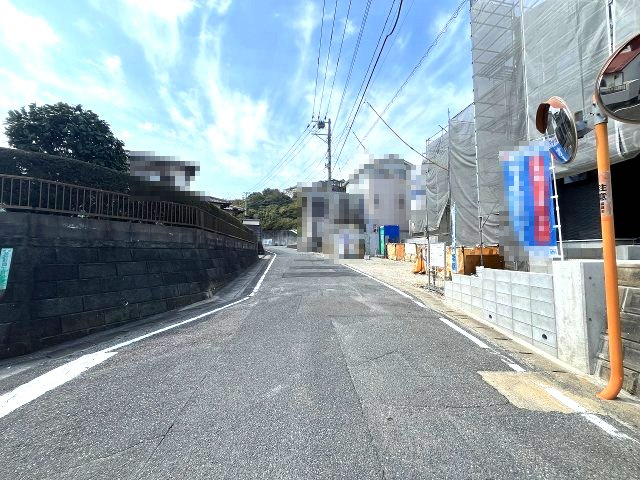 【その他】 | 福岡市西区拾六町4丁目　3号棟（全3棟）【仲介手数料無料・0円】 | 現地写真。前面道路です。