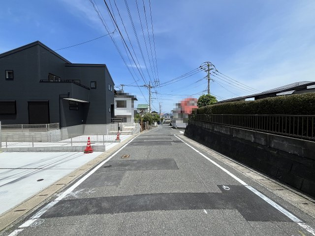 【その他】 | 福岡市西区拾六町4丁目　3号棟（全3棟）【仲介手数料無料・0円】 | 現地写真。前面道路です。