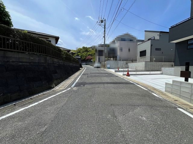 【その他】 | 福岡市西区拾六町4丁目　3号棟（全3棟）【仲介手数料無料・0円】 | 現地写真。前面道路です。