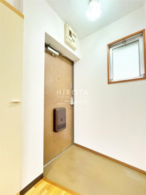 【玄関】 | シャトレ千防 | 即日案内可能です♪現地待ち合わせOK！どの物件でも当社でお得にご案内できますのでまとめて内覧ください♪