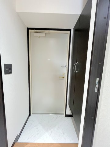 安芸郡府中町八幡２丁目の賃貸マンションの玄関