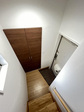 エルキュールB棟の玄関