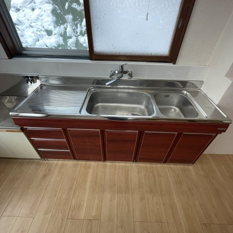 室蘭市港南町2丁目21-10戸建のキッチン