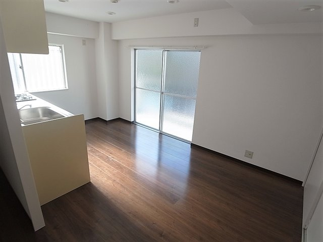 セイシェル長田山手の内装|リビングスペース、洋室と間仕切りを出来ます