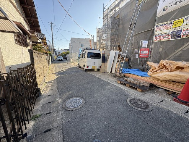 【その他】 | 福岡市早良区賀茂2丁目　1号棟（全1棟）【仲介手数料無料・0円】 | 現地写真。前面道路です。