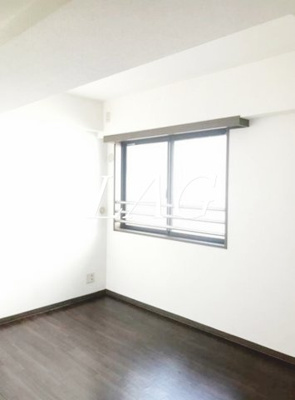 【居間・リビング】 | ナイスアーバン新子安 | 洋室のお部屋です。