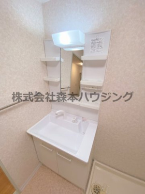 【独立洗面台】 | 　プランドール・メゾン | 朝の支度にも助かる、独立の洗髪洗面化粧台