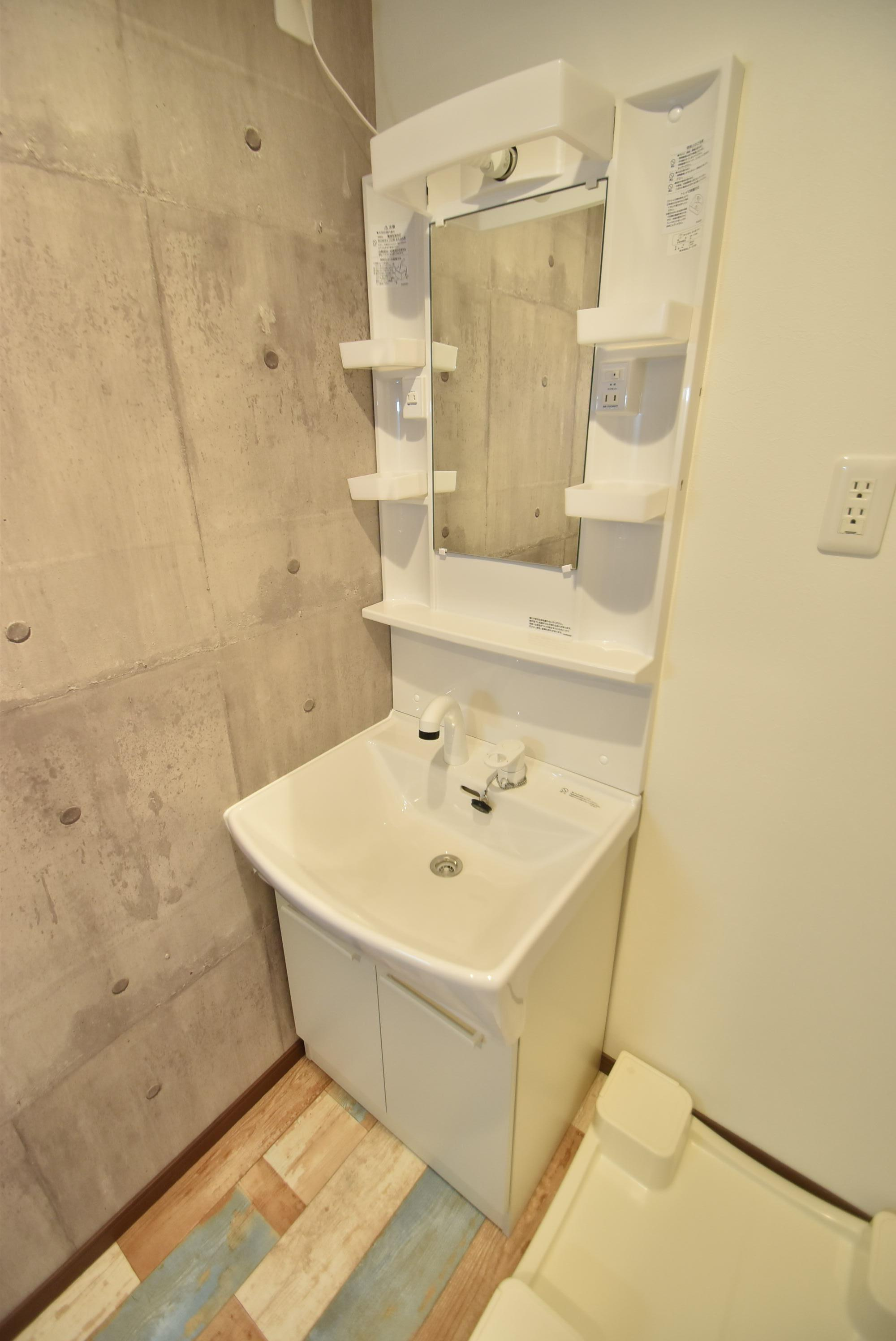 大阪市都島区内代町３丁目の賃貸マンションの洗面所