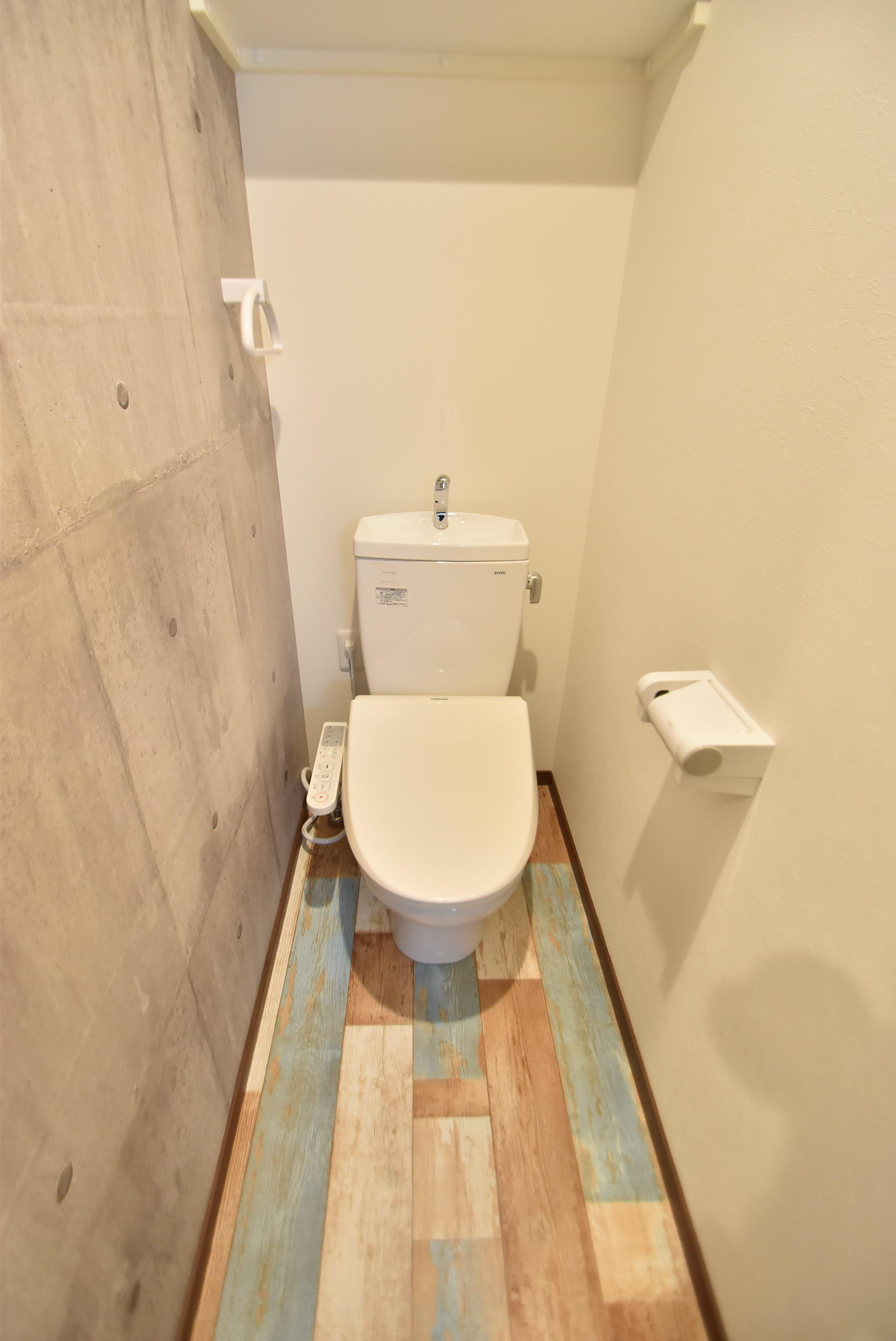 大阪市都島区内代町３丁目の賃貸マンションのトイレ