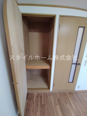 グリシーナ Aの収納|別部屋写真です。