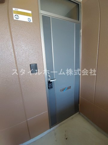 グリシーナ Aの玄関|別部屋写真です。